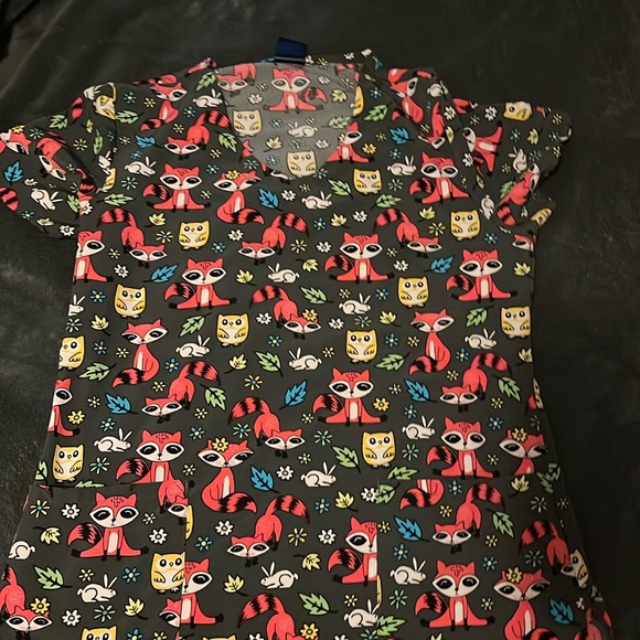 Scrub top - Picture 1 of 4